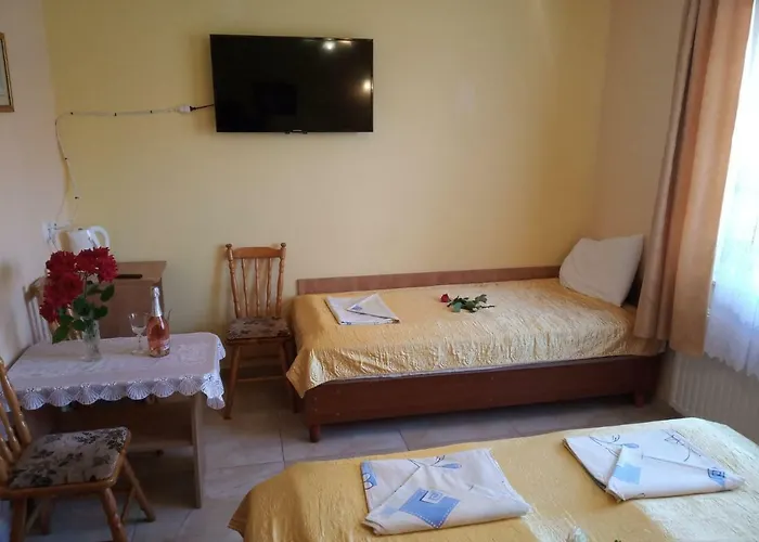 Anna Kwatera prywatna *